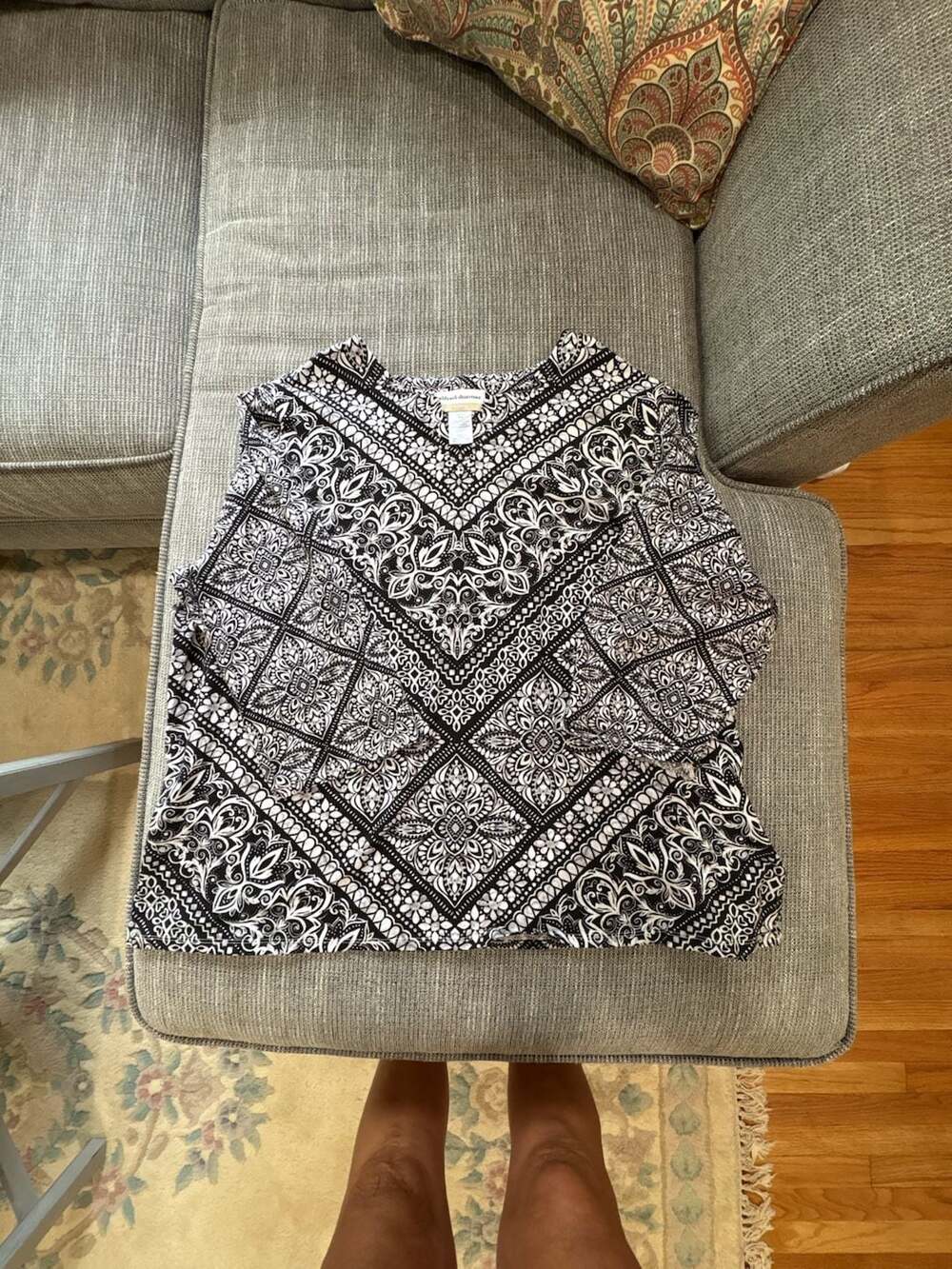 Alfred Dunner Woman Black and White Medallion Pattern Studded Top